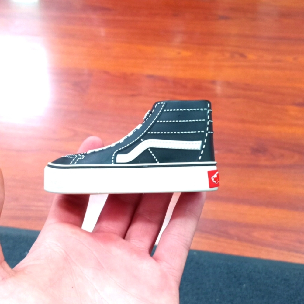 Vans portable charger